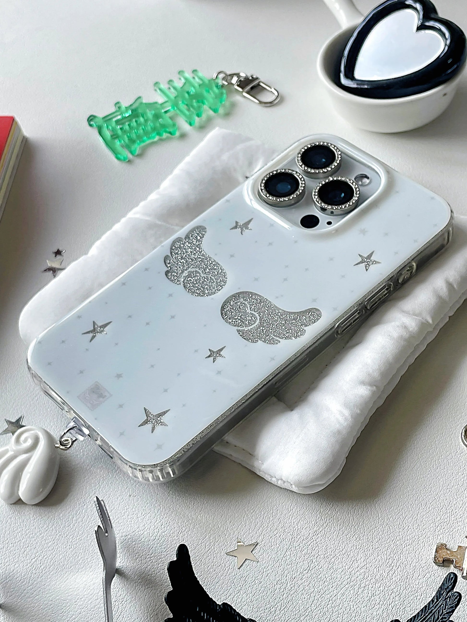 モノトーンウィングフォンケース NOCTONE