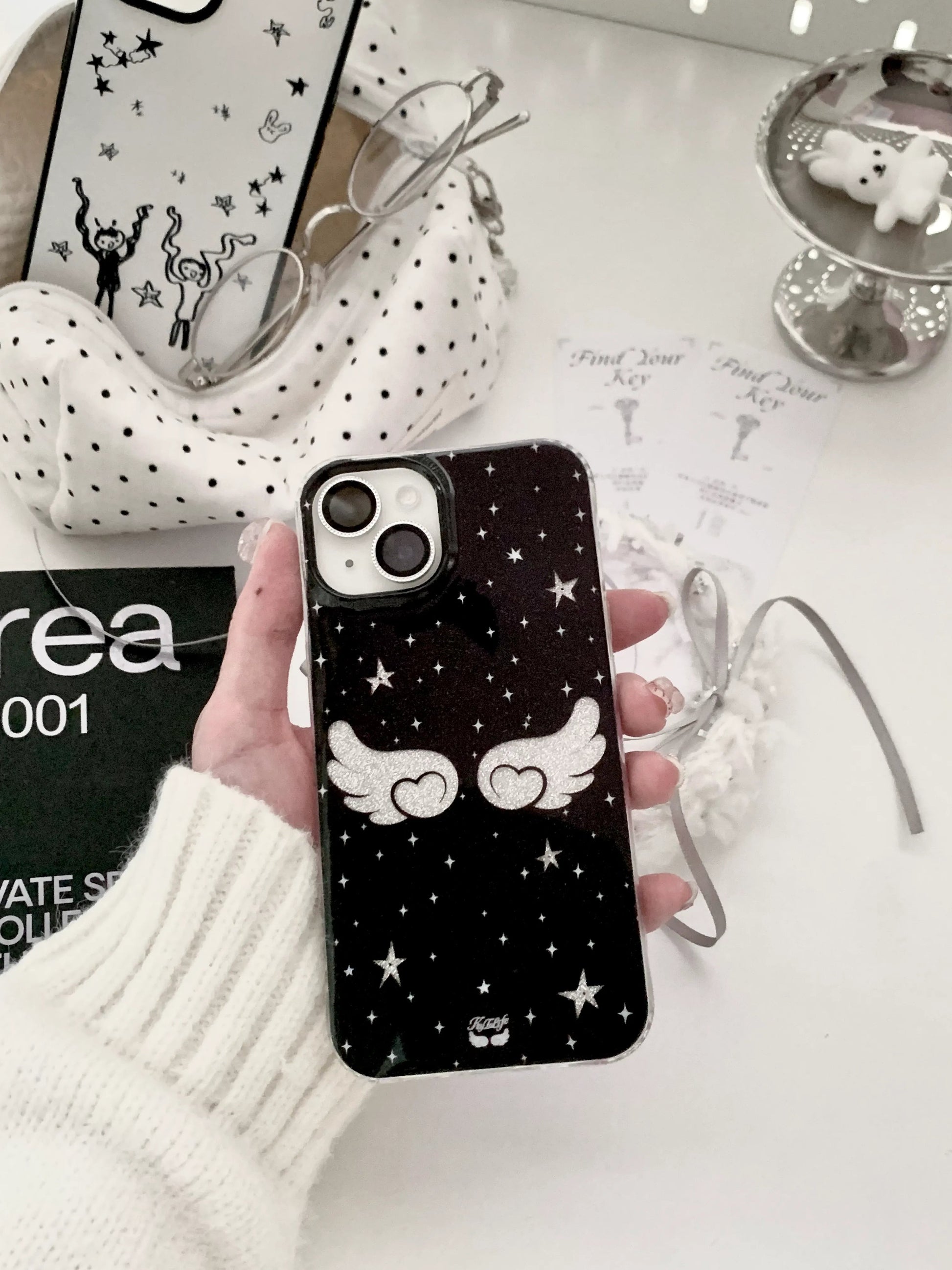 モノトーンウィングフォンケース NOCTONE