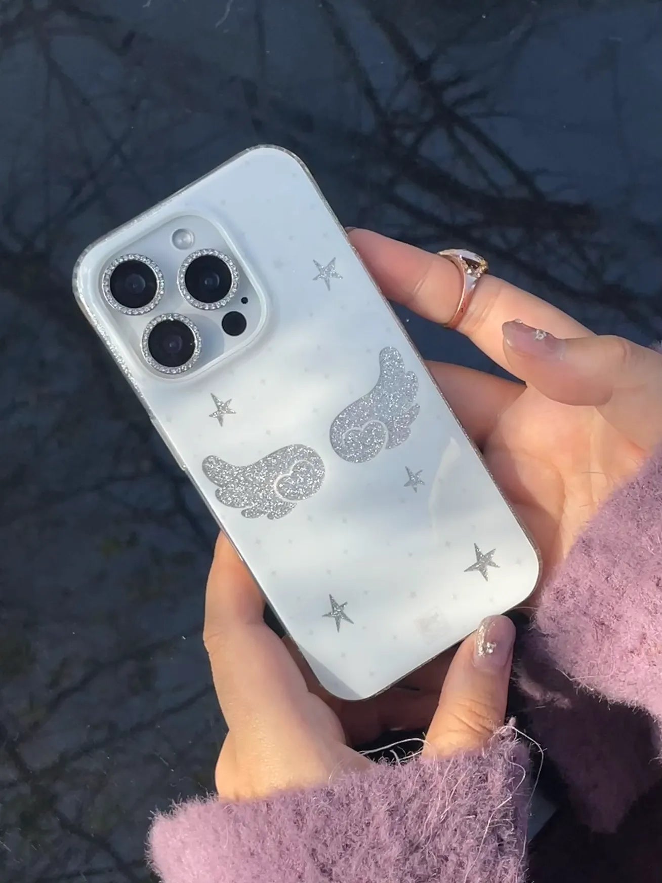 モノトーンウィングフォンケース NOCTONE