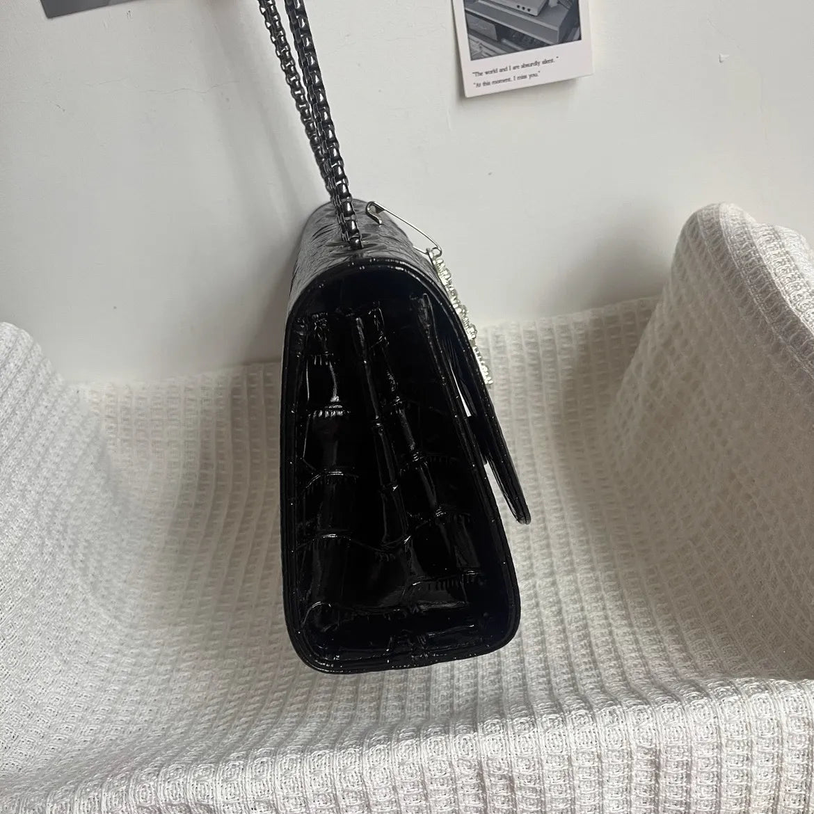 ムーンキャットオリジナルブラックゴスクロコダイル柄脇下ショルダーバッグレディースプレミアムテクスチャニッチ Y2K メッセンジャーバッグ NOCTONE